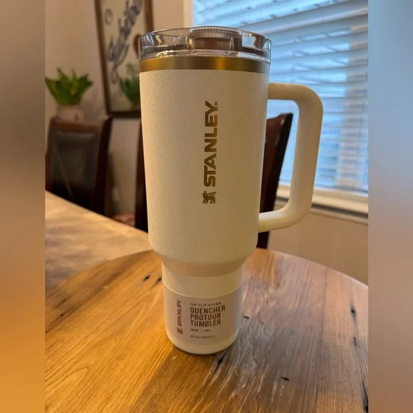 STANLEY QUENCHER PROTOUR FLIP STRAW TUMBLER, 40OZ- CREAM MOON - Picture 3 of 10